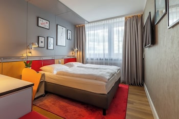 Twin Room (Down to Earth)