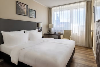 Twin Room (Down to Earth)