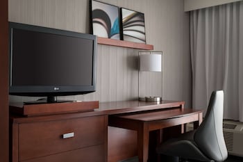 Superior Suite, 1 King Bed with Sofa bed (Balcony Poolview)