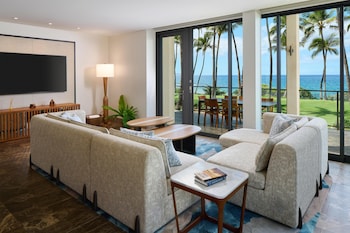 2 Bedroom Villa, Oceanfront (1 King, 2 Double Beds)