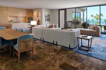 3 Bedroom Villa, Full Ocean View (2 King and 2 Queen Bed)
