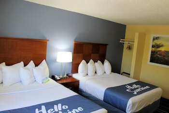 Standard Room, 2 Queen Beds, Non Smoking