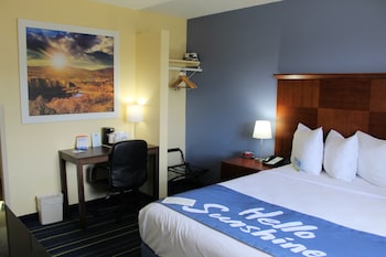 Standard Room, 1 Queen Bed, Non Smoking