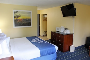 Studio Suite, 1 King Bed, Non Smoking