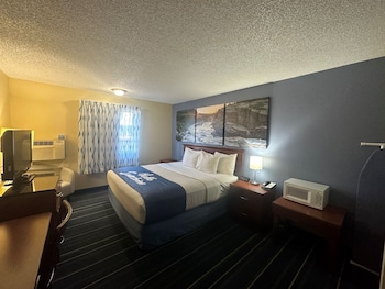 Standard Room, 1 Queen Bed, Non Smoking