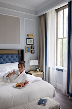Deluxe Room, 1 King Bed