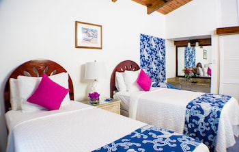 Deluxe Double Room with Patio, Mountain View