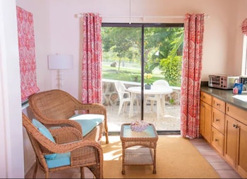 Deluxe Double Room with Balcony, Mountain View