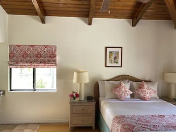 Deluxe Double Room with Patio, Mountain View