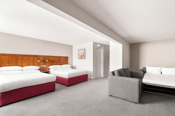 Suite, Multiple Beds