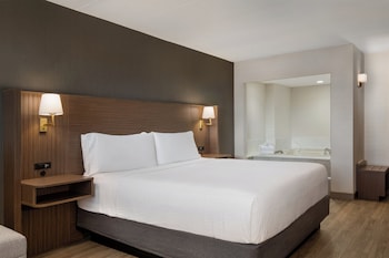 Suite, 1 King Bed, Jetted Tub