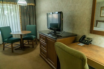 Standard Room, 2 Queen Beds, Non Smoking