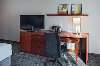 Room, 1 King Bed with Sofa bed (Mobility/Hearing Accessible, Tub)