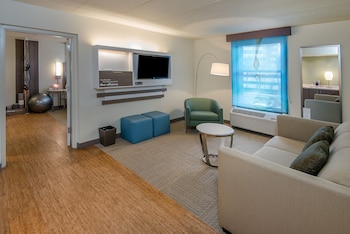Suite, 1 Bedroom, Accessible (Communications)