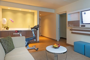Suite, 1 Bedroom, Accessible (Communications)