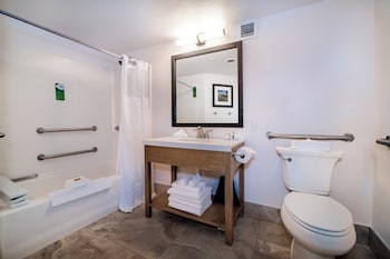 Room, 1 King Bed, Accessible Bathtub, Tower (Communications, Mobility, Tower 1)