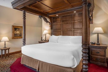 Suite, 1 King Bed, Non Smoking, Jetted Tub (Larger Room)
