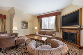 Suite, 1 King Bed, Non Smoking, Jetted Tub (Larger Room)
