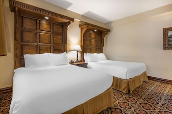 Standard Room, 2 Queen Beds, Non Smoking, Fireplace