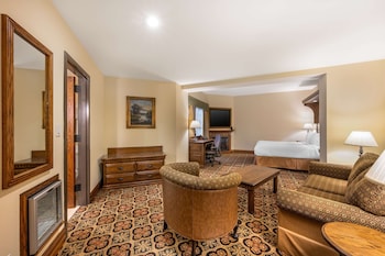 Standard Room, 1 King Bed, Non Smoking, Fireplace