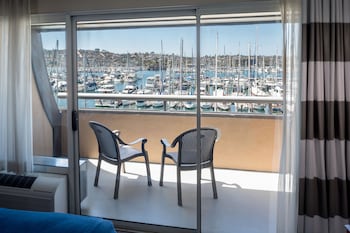 Standard Room, 2 Queen Beds, Marina View, Ground Floor