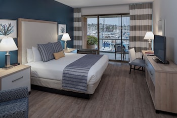 Standard Room, 1 King Bed, Accessible, Marina View