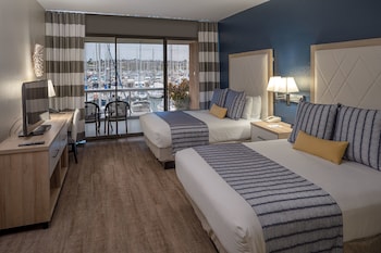 Standard Room, 2 Queen Beds, Marina View, Ground Floor