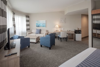 Executive Studio Suite, 1 King Bed with Sofa bed, Refrigerator & Microwave, Ground Floor