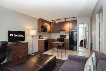 Suite, 1 Queen Bed with Sofa bed, Kitchen, Ocean View (W/D, Balcony)