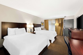 Standard Room, 2 Double Beds, Refrigerator & Microwave, Pool View