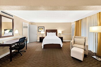 Family Suite, 1 King Bed, Refrigerator & Microwave, Pool View