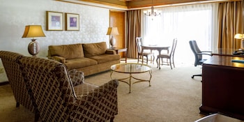 Executive Suite, 1 King Bed, Non Smoking