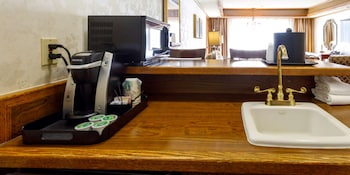 Executive Suite, 1 King Bed, Non Smoking