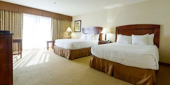 Family Suite, Multiple Beds, Non Smoking (3 Queen Beds)
