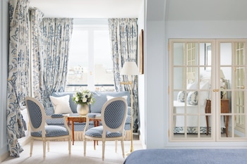 Junior Suite with Balcony