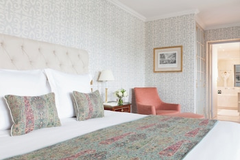 Suite 1925