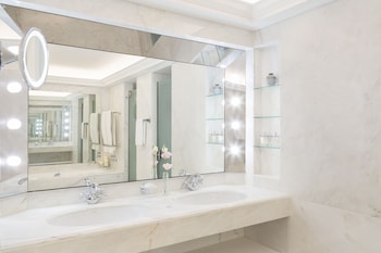 Prestige Junior Suite