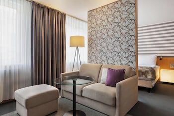 Suite, 1 King Bed with Sofa bed
