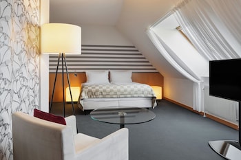 Premium Room, 1 King Bed with Sofa bed (Top Floor)