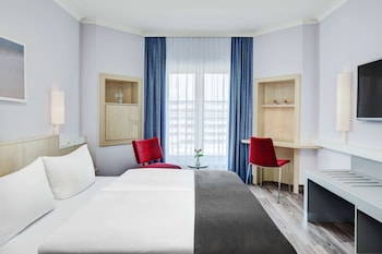 Standard Room, 1 Queen Bed