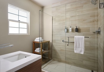 Room, 1 King Bed, Partial Ocean View