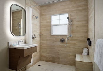 Room, 1 King Bed, Accessible, Kitchen (Accessible)