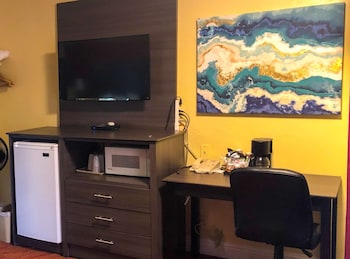 Room, 2 Queen Beds, Accessible, Non Smoking (No A/C)