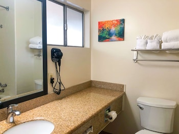 Room, 2 Queen Beds, Accessible, Non Smoking (No A/C)