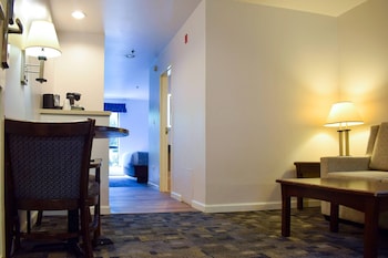 Suite, 1 King Bed with Sofa bed, Non Smoking