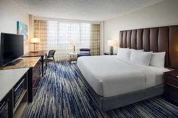 Room, 1 King Bed, Accessible, Non Smoking (Non-Suite, Roll-in Shower)
