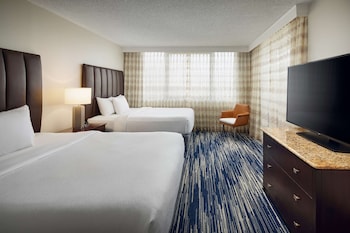 Suite, 2 Queen Beds, Non Smoking, Balcony