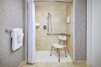 Room, 2 Queen Beds, Accessible, Non Smoking (Non-Suite, Roll-in Shower)