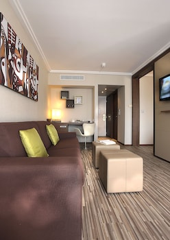 Family Suite, 2 Twin Beds, City View