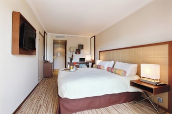 Room, 1 Queen Bed, Balcony, Partial Sea View (Balcony)